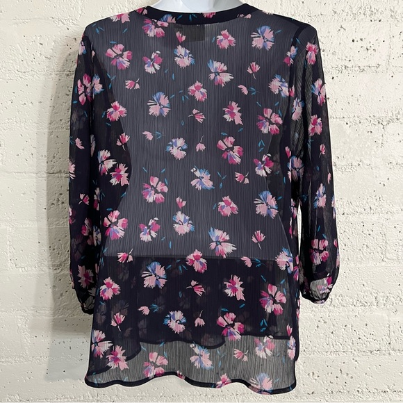 St Johns Bay Womens Top XL Blue Floral Semi Sheer 3/4 Sleeve Split Neck J13 - Picture 5 of 6